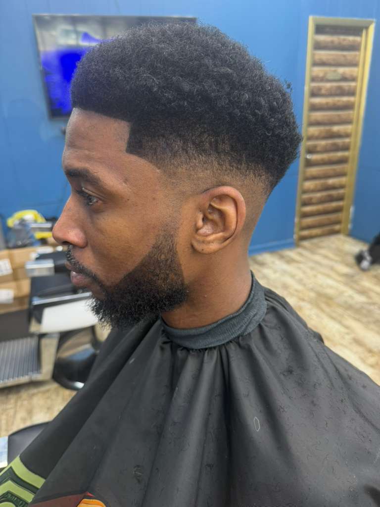 Beard and fade profile by Alex Urbaez Barber
