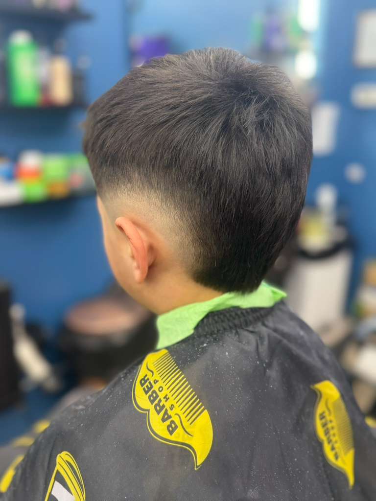 Sharp beard detail work by Alex Urbaez Barber